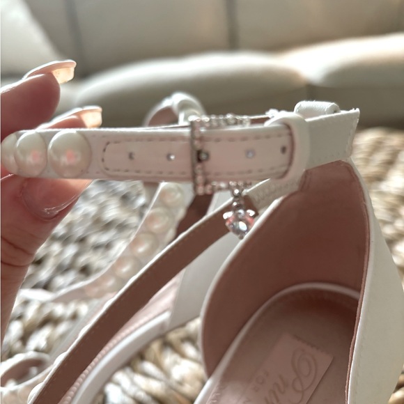 Satin high heel sandals - Picture 3 of 3